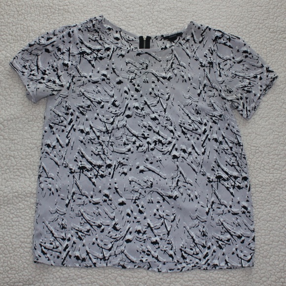 Forever 21 Tops - Forever 21 Black Gray White Blouse Like New Forever 21 Tops - Forever 21 Black Gray White Blouse Like New